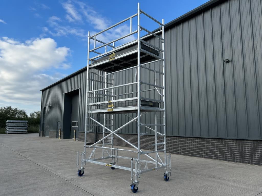 Single Width — Two Level, End Frame Ladder — 6m reach aluminium mobile scaffold tower